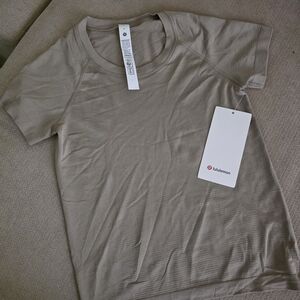 lululemon athletica Womens Short Sleeve Crew Tee — Sage Green